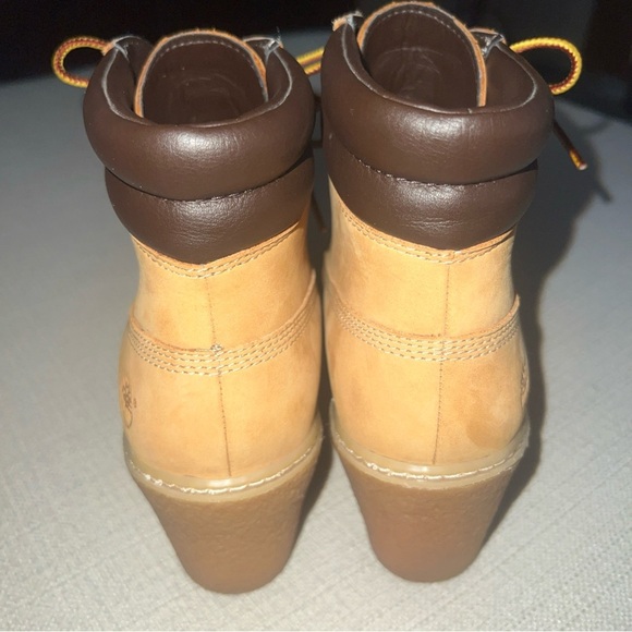 Timberland size 8M Women's Earthkeepers Amston wedge Boot 6 inch wheat - Picture 4 of 11